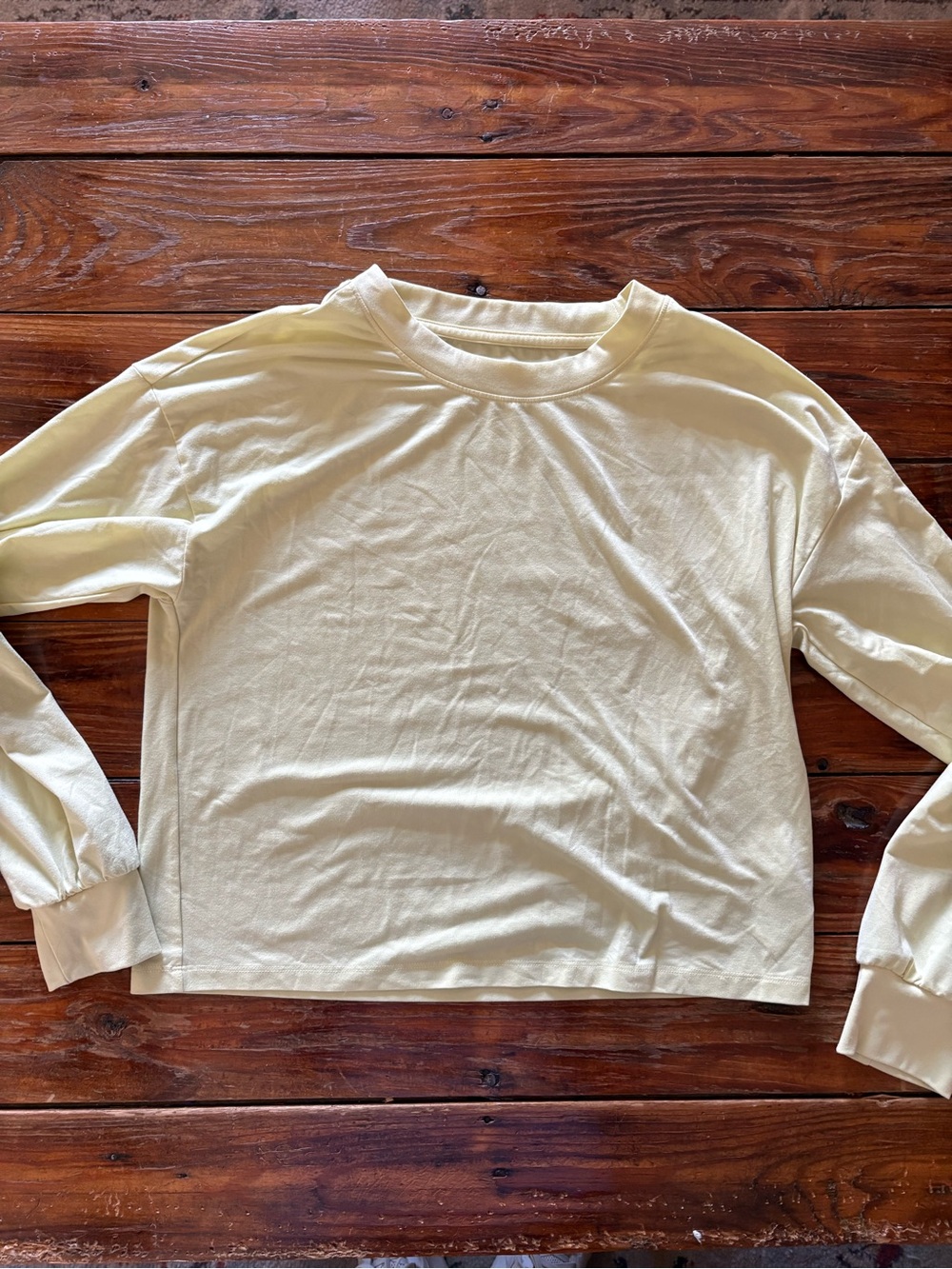Gap Fit Women’s YellowLong-Sleeve Crewneck Top